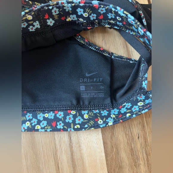 Nike Dri-fit Sports Bra floral mesh, size small - Picture 4 of 4